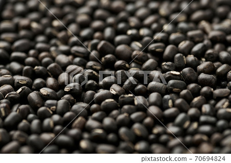Black Gram or Urad Beans or Mung Beans texture. Vigna Mungo is popular indian cuisine food. 70694824