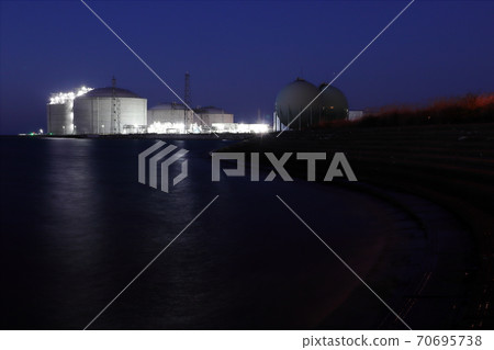 Night view of Ishikari LNG terminal 70695738