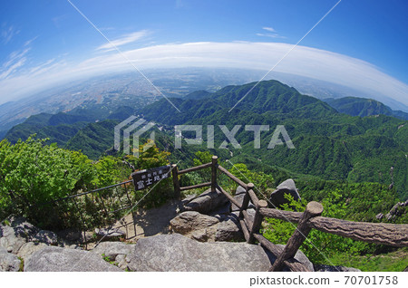 Fresh green scenery on Mt. Gozaisho 70701758
