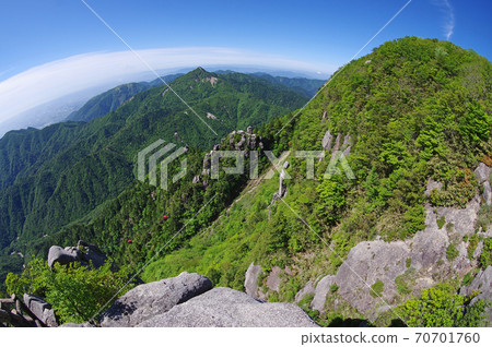 Goshodake山上的新鮮綠色風景 70701760