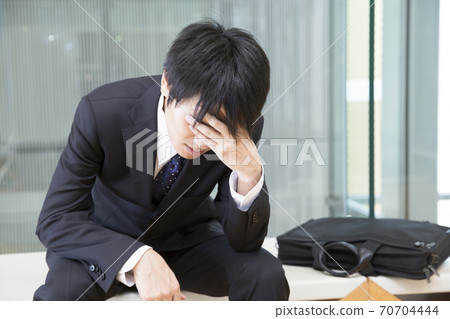 沮喪的商人 70704444