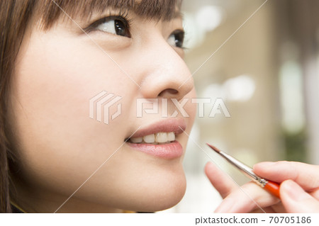 一個女人要彌補 70705186