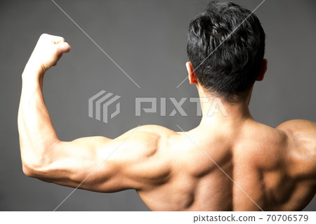 大男子主義的男人 70706579