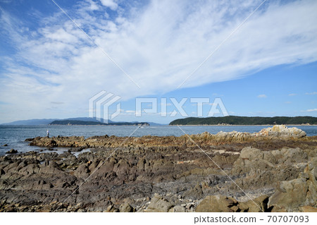 View of Tomogashima and Jinoshima between Jogasaki Coast and Nakano Seto View of Tomogashima and Jinoshima between Jogasaki Coast and Nakano Seto 70707093