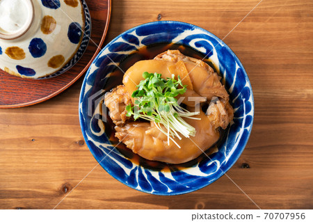 Tebichi (simmered pork leg) 70707956