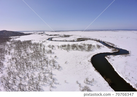 從天空看冬季的s路濕地（北海道K路鎮） 70708347