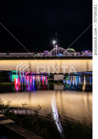 Evening lights in Chuncheon, Gangwon-do 70709381