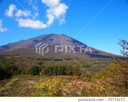 秋末的岩手山從Harukodani Pass出發 70710272