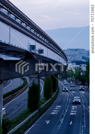 大阪府豐中市正治,縣道2號,黃昏,大阪中央循環路線 大阪府豐中市正治,縣道2號,黃昏,大阪中央循環路線 70711662