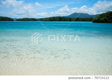 Kabira Bay, Ishigaki Island, Okinawa Prefecture Kabira Bay, Ishigaki Island, Okinawa Prefecture 70714122