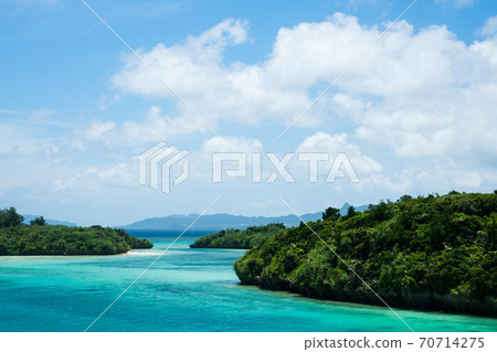 Kabira Bay, Ishigaki Island, Okinawa Prefecture Kabira Bay, Ishigaki Island, Okinawa Prefecture 70714275
