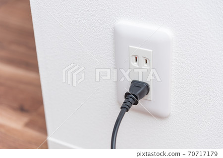 Outlet and cord 70717179