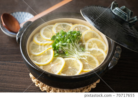 Salt lemon pot 70717655