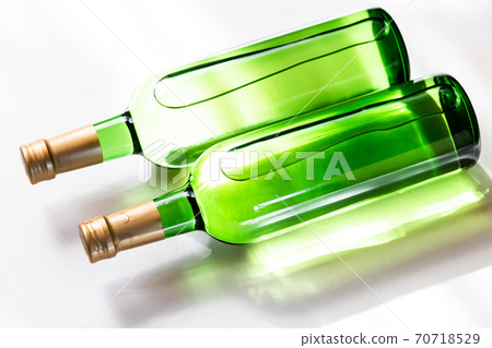 Niagara Wine 70718529