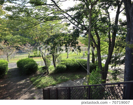西金中央公園，地下鐵西金中央站步行5分鐘 70719007