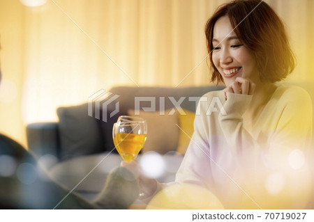 House drinking party 70719027