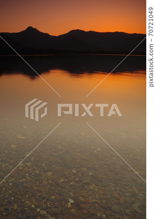 暮光之城湖 70721049