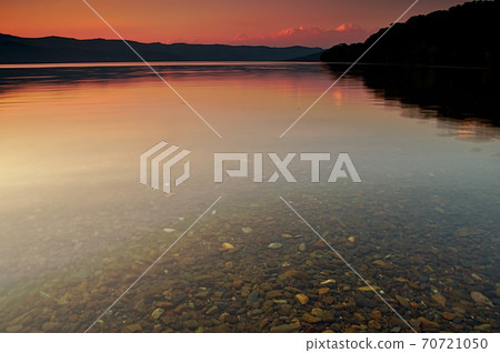 暮光之城湖 70721050