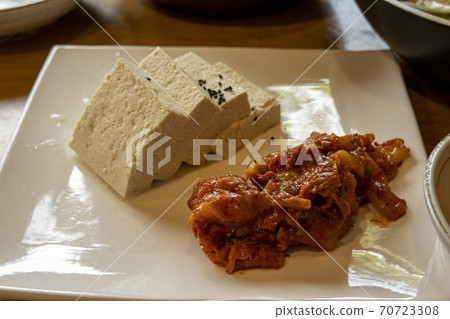 Tofu kimchi 70723308