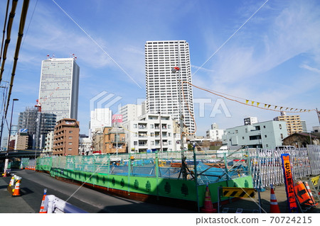 Construction site on the Metro Fukutoshin Line in Higashiikebukuro, Toshima-ku, Tokyo, where redevelopment is progressing Construction site on the Metro Fukutoshin Line in Higashiikebukuro, Toshima-ku, Tokyo, where redevelopment is progressing 70724215