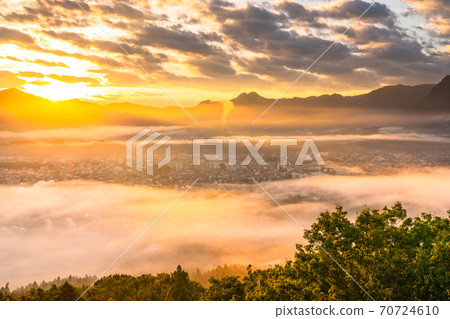 《Saitama Prefecture》 Chichibu Sea of Clouds / Dawn 《Saitama Prefecture》 Chichibu Sea of Clouds / Dawn 70724610