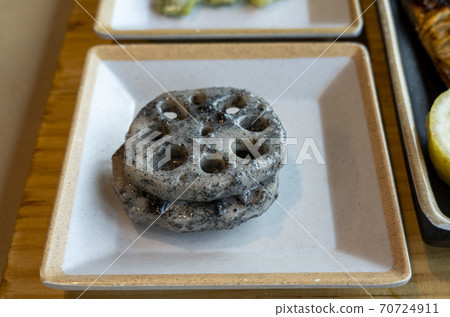 Lotus root dishes 70724911