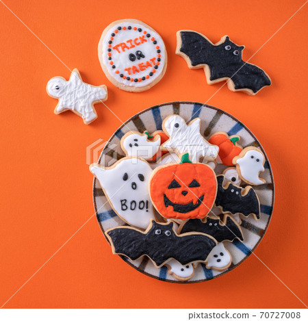 萬聖節 餅乾 糖霜 糖霜餅乾 橙色背景 Decoratied cookies ハロウィン クッキー 70727008