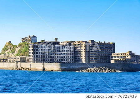 World Heritage Gunkanjima Hashima Elementary and Junior High School / Apartment Ruins 70728439