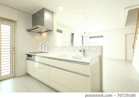System kitchen in newly built housing LDK 70729386