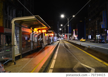 Taiwan, bus stop 70734415