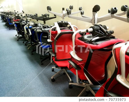 [企業搬家]紅色椅子 70735973