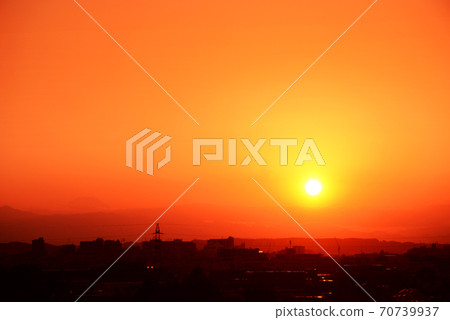 Sunset sky 70739937