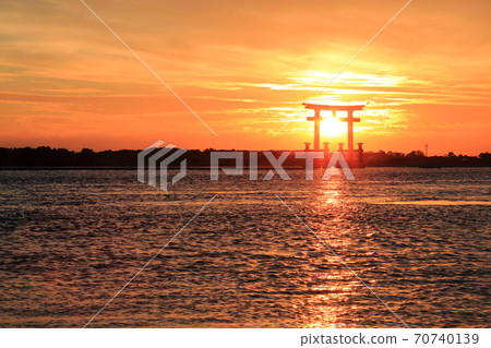 Sunset of Hamana Lake Bentenjima Sunset of Hamana Lake Bentenjima 70740139
