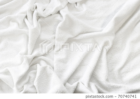 背景材料鋪滿皺紋的白毛巾 70740741
