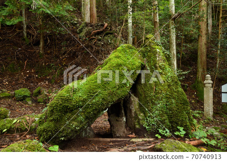 Koyasan-cho stone road Kasaya stone and 55-cho stone 70740913