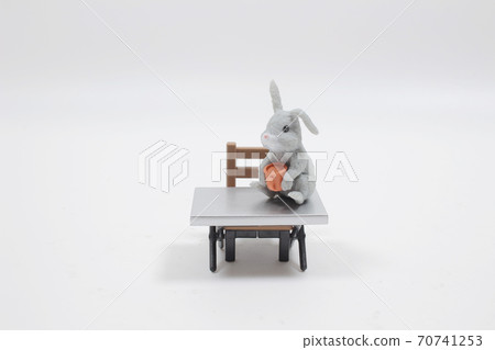 the fun of figure rabbit enjoy afternoon tea the fun of figure rabbit enjoy afternoon tea 70741253