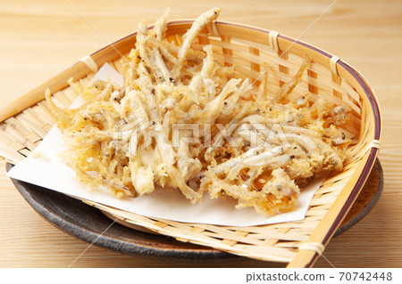 Fried smelt 70742448