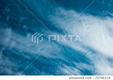 Autumn sky Blue sky and cirrocumulus e-2-2 Light tone vivid 70746328