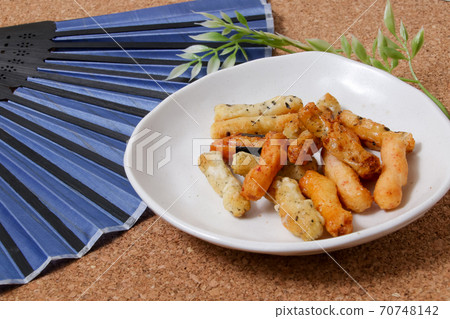 糖果，零食，okaki，糖果，冰雹，烤製的糖果，日語，食品，小吃，日本糖果，盤子 70748142
