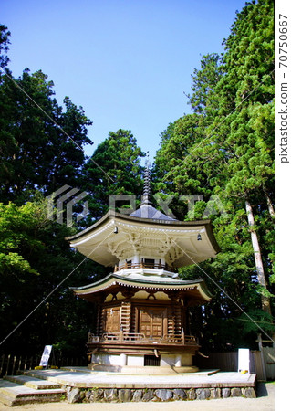 Koyasan Kongobuji Temple Headquarters Rokkaku Kyuzo Danjo Garan (Koya-cho, Ito-gun, Wakayama Prefecture) Koyasan Kongobuji Temple Headquarters Rokkaku Kyuzo Danjo Garan (Koya-cho, Ito-gun, Wakayama Prefecture) 70750667