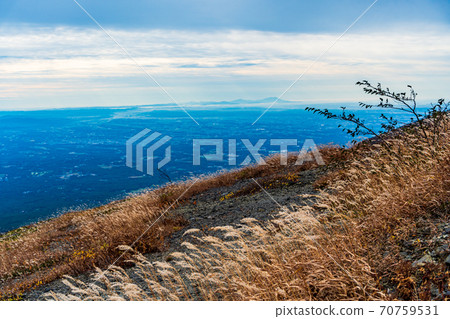 (Tochigi Prefecture) Mt. Tsukuba seen from the mountain trail of Mt. Chausu, Nasu in autumn colors (Tochigi Prefecture) Mt. Tsukuba seen from the mountain trail of Mt. Chausu, Nasu in autumn colors 70759531