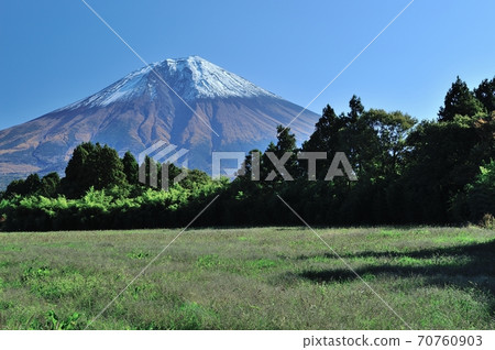 深秋富士山 70760903