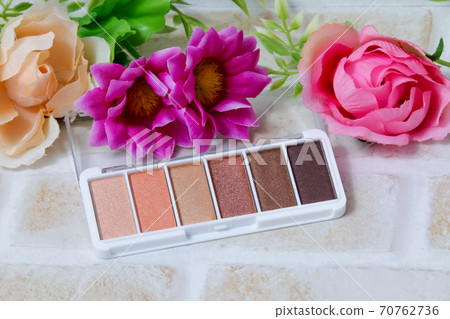 Cosmetics, cosmetics, eye shadow, eye shadow, makeup, beauty, women, foundation, beauty 70762736