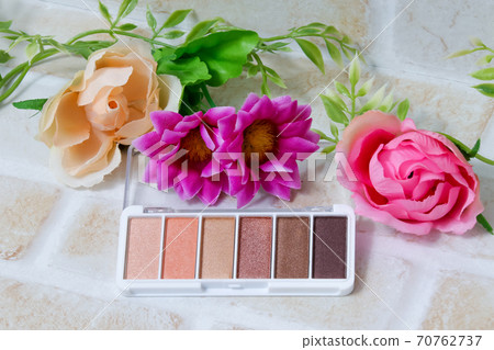 Cosmetics, cosmetics, eye shadow, eye shadow, makeup, beauty, women, foundation, beauty Cosmetics, cosmetics, eye shadow, eye shadow, makeup, beauty, women, foundation, beauty 70762737