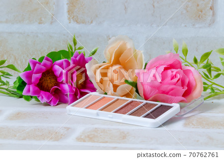 Cosmetics, cosmetics, eye shadow, eye shadow, makeup, beauty, women, foundation, beauty Cosmetics, cosmetics, eye shadow, eye shadow, makeup, beauty, women, foundation, beauty 70762761