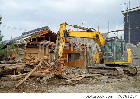 ≪House demolition work≫ Heavy equipment demolition work 70763217