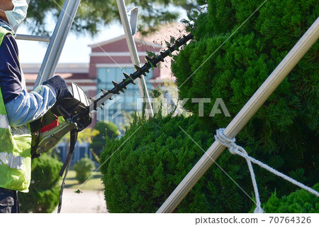 景觀水電池工作 景觀水電池工作 70764326