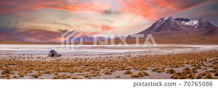 Spectacular sunset over Altiplano, Bolivia 70765086