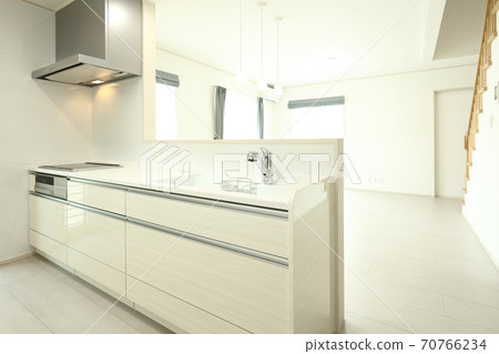 System kitchen in newly built housing LDK 70766234