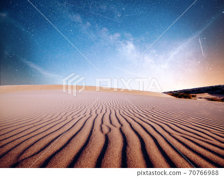 Desert sand dunes in night, stars and milky way, deep sky astrophoto 70766988